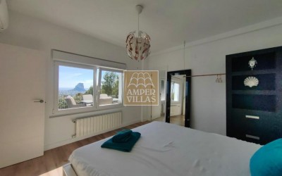 A beautiful, renovated villa with panoramic sea views.